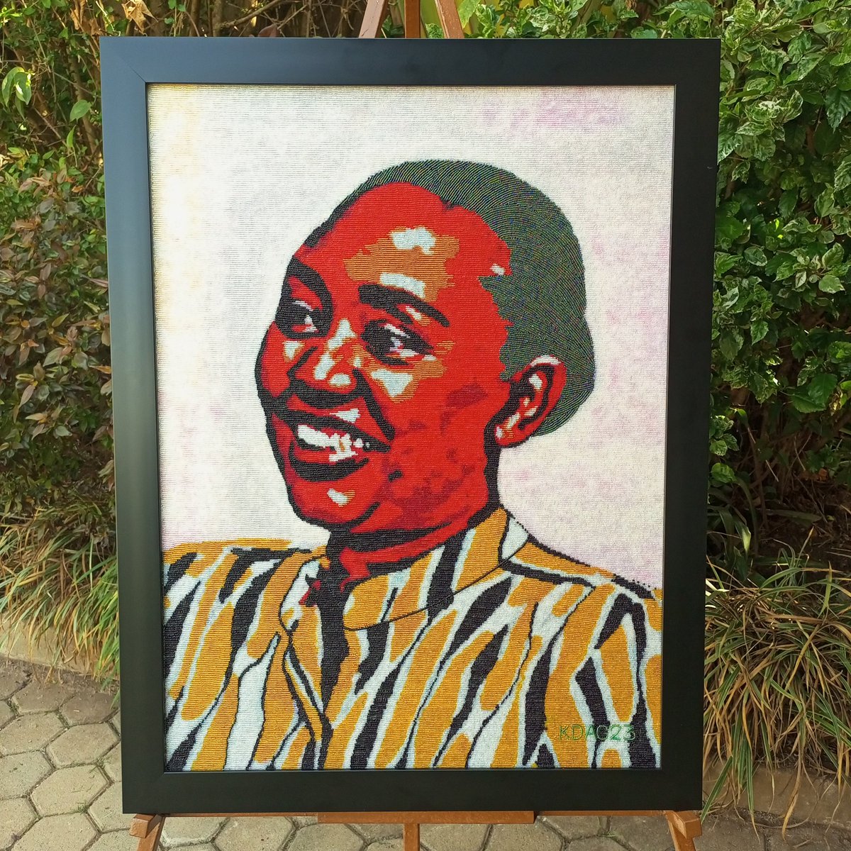 KDAG has created the portrait of Hon Yolande Makolo in conjunction of celebrating International Deaf awareness month in order to showcase the talent of Deaf Artists of Rwanda Also raise funds in support of our work. @YolandeMakolo @RwandaGov @UrugwiroVillage #beadwork #IWD2023