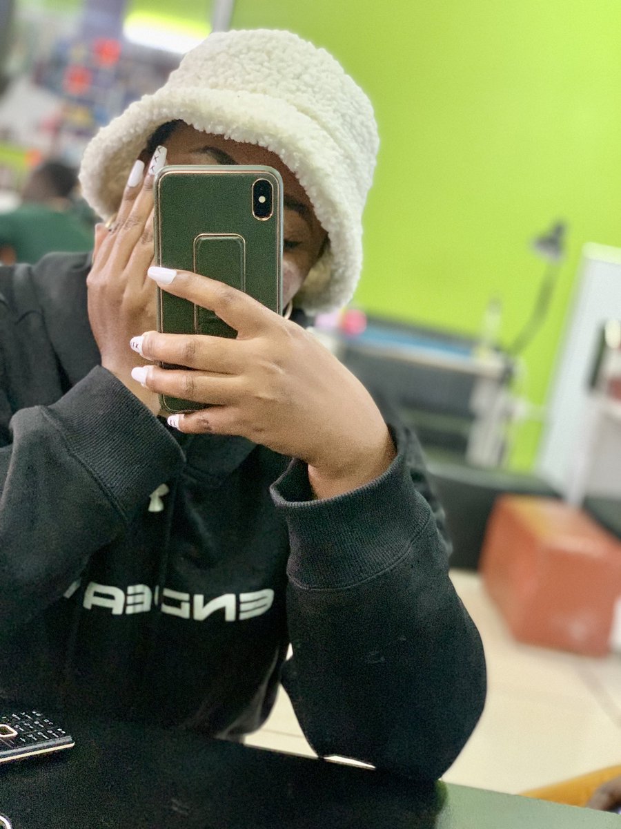ItsBaesix1's tweet photo. NO FACE NO CASE 😍🥰 https://t.co/uhVVRO0CUo