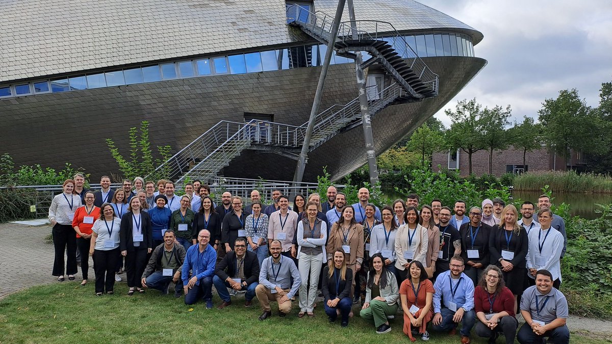 AvHStiftung's tweet photo. From 21-24 September, the 13th Brazilian-German Frontiers of Science &amp; Technology Symposium was held in #Bremen! 28 scientists from 🇧🇷 and 25 from 🇩🇪 came together to discuss “#ClimateChange and the challenges of a sustainable development”. #FrontiersOfResearch @CAPES_Oficial https://t.co/bRrVduGod5