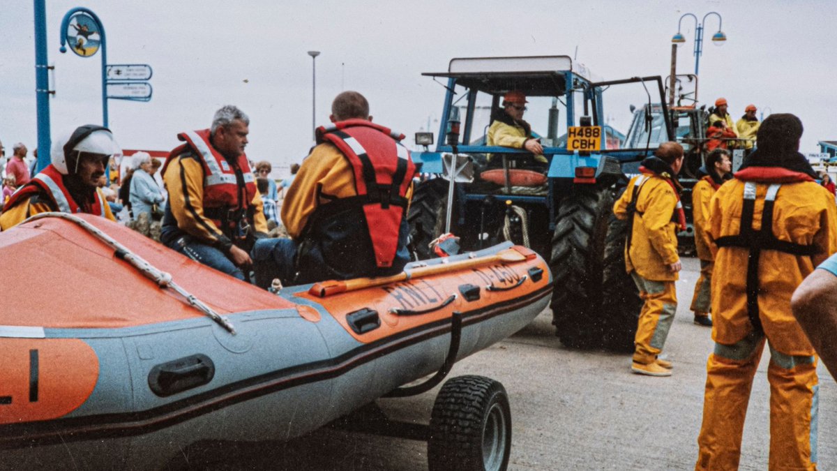 📰News Alert 📰

RNLI Skegness launches campaign to celebrate bicentennial anniversary

Read the full story 👇
rnli.org/news-and-media…
