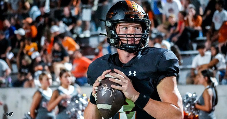 On300 QB Will Hammond is leading the state of Texas in total yardage over the first half of the football season, and the pace doesn’t appear to be slowing down More on the Texas Tech-bound QB, who his coaches say is “HIM”: on3.com/college/texas-…