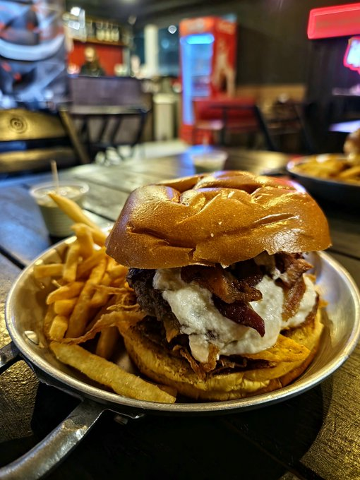 Essa é para quem quer começar a semana no foco! 🦾 😅
#ShotOnSnapdragon de dar água na boca do nosso #Insider <a href="/guialvestd/">Gui</a> com seu #Samsung Galaxy #S23Ultra