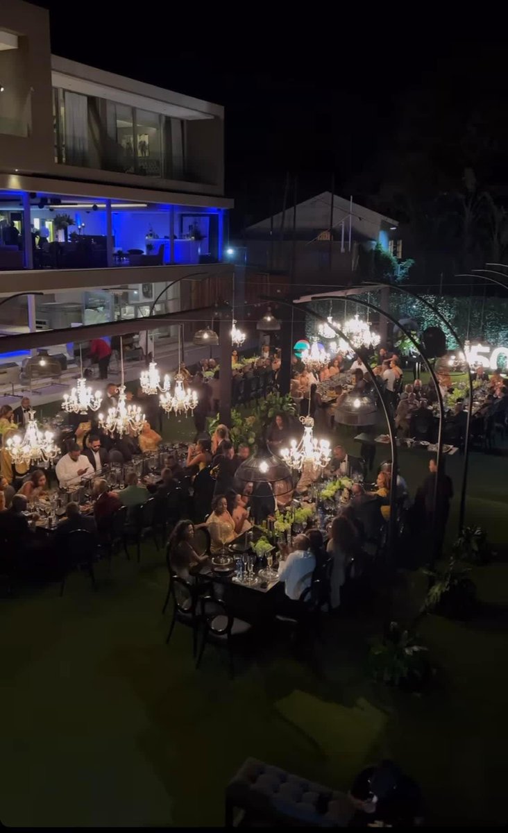 Breaking News: President Cyril has ordered the SIU to thoroughly investigate a R295M contract allegedly awarded to businessman #EdwinSodi's company for the Rooiwal Wastewater treatment works project in the Tshwane.
#Sodi owns over 30 Ranger Rovers&amp; an R85M mansion. #CapeStorm