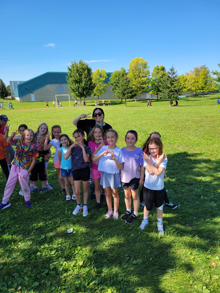 StElizabethCS1's tweet photo. St. Elizabeth Eagles run for Terry Fox and exceed their goal for donations. Go Eagles! https://t.co/Q4D6MjCuuF