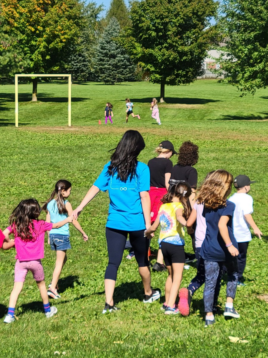 StElizabethCS1's tweet photo. St. Elizabeth Eagles run for Terry Fox and exceed their goal for donations. Go Eagles! https://t.co/Q4D6MjCuuF