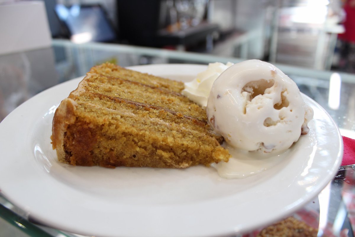 DSoftheSpoon's tweet photo. Looking for something to brighten your Monday? Come and visit our dessert shop for delicious homemade desserts and a wide selection of drinks☕️🍂🍰

#dsofthespoon #warrington #homemade #desserts #cake #icecream #autumn #fall https://t.co/J3fZMn5JYM