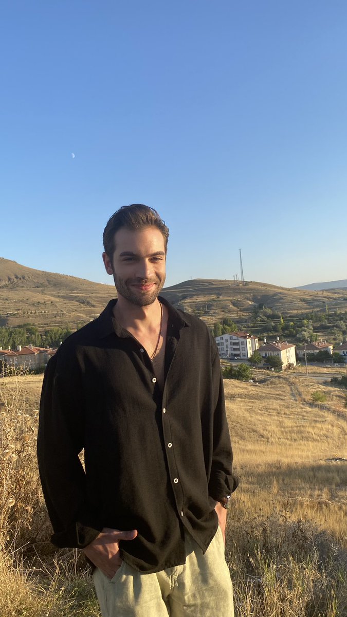 Bu akşam..Saklı..Kalan..Bir..Aşk..Hikayesi..Safir..20.00 de :)))) <a href="/safirdizisi/">Safir</a>