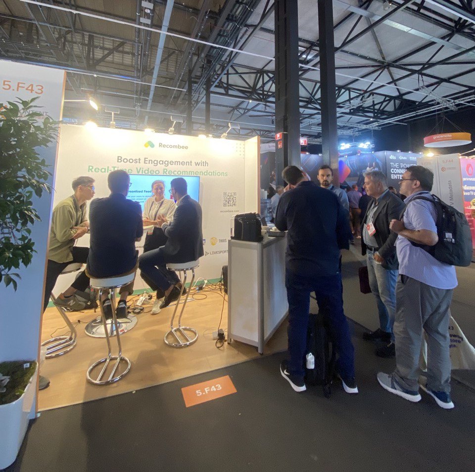 Recombee tweet media