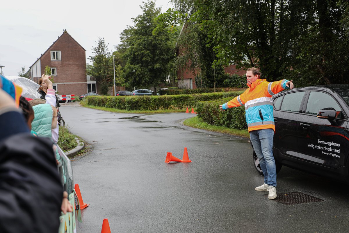 Mobiliteitsweek Utrecht (@mobweekutrecht) on Twitter photo Dat was ‘m dan! De Mobiliteitsweek Utrecht 2023. We daagden jullie uit om groen, duurzaam en gezond te reizen, en dat is gelukt. Zonder jullie was het nooit mogelijk geweest. Graag willen we iedereen bedanken die heeft meegedaan of een bijdrage heeft geleverd! <a href="/ProvUtrecht/">Provincie Utrecht</a> Dat was ‘m dan! De Mobiliteitsweek Utrecht 2023. We daagden jullie uit om groen, duurzaam en gezond te reizen, en dat is gelukt. Zonder jullie was het nooit mogelijk geweest. Graag willen we iedereen bedanken die heeft meegedaan of een bijdrage heeft geleverd! <a href="/ProvUtrecht/">Provincie Utrecht</a>