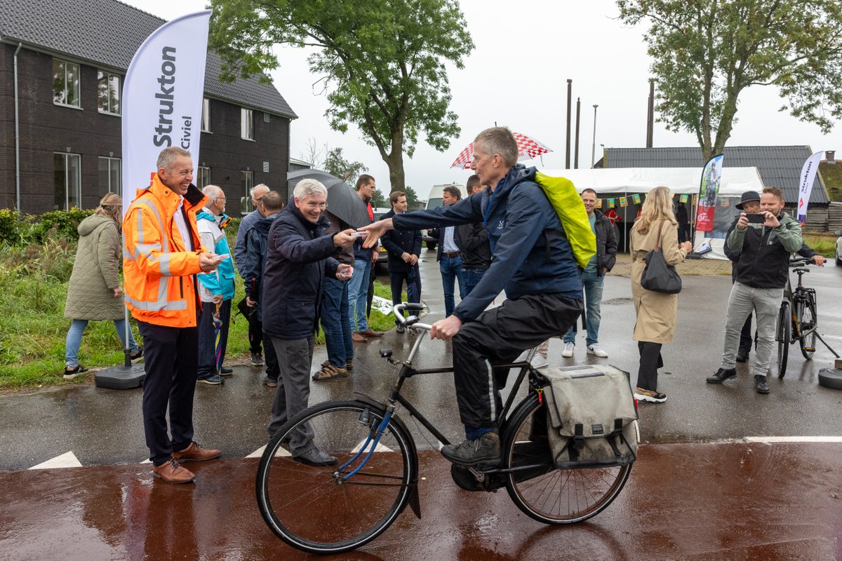 MobWeekUtrecht's tweet image. Dat was ‘m dan! De Mobiliteitsweek Utrecht 2023. We daagden jullie uit om groen, duurzaam en gezond te reizen, en dat is gelukt. Zonder jullie was het nooit mogelijk geweest. Graag willen we iedereen bedanken die heeft meegedaan of een bijdrage heeft geleverd! @ProvUtrecht