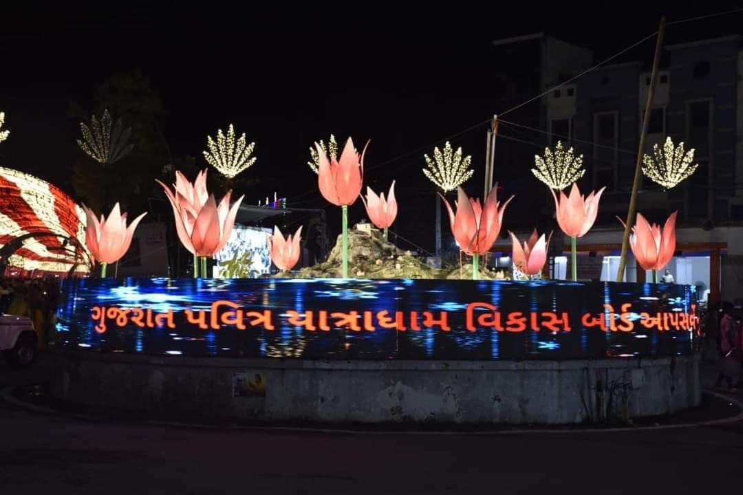 ptkotak's tweet photo. ભક્તોમાં ઉત્સાહ છવાયો અપાર,
કરવા માં અંબેનો જય જયકાર ! 

બોલ માડી અંબે, જય જય અંબે 🙏

#Ambaji #banaskantha #Gujarat #ambajitemple https://t.co/vbMndeYs4z