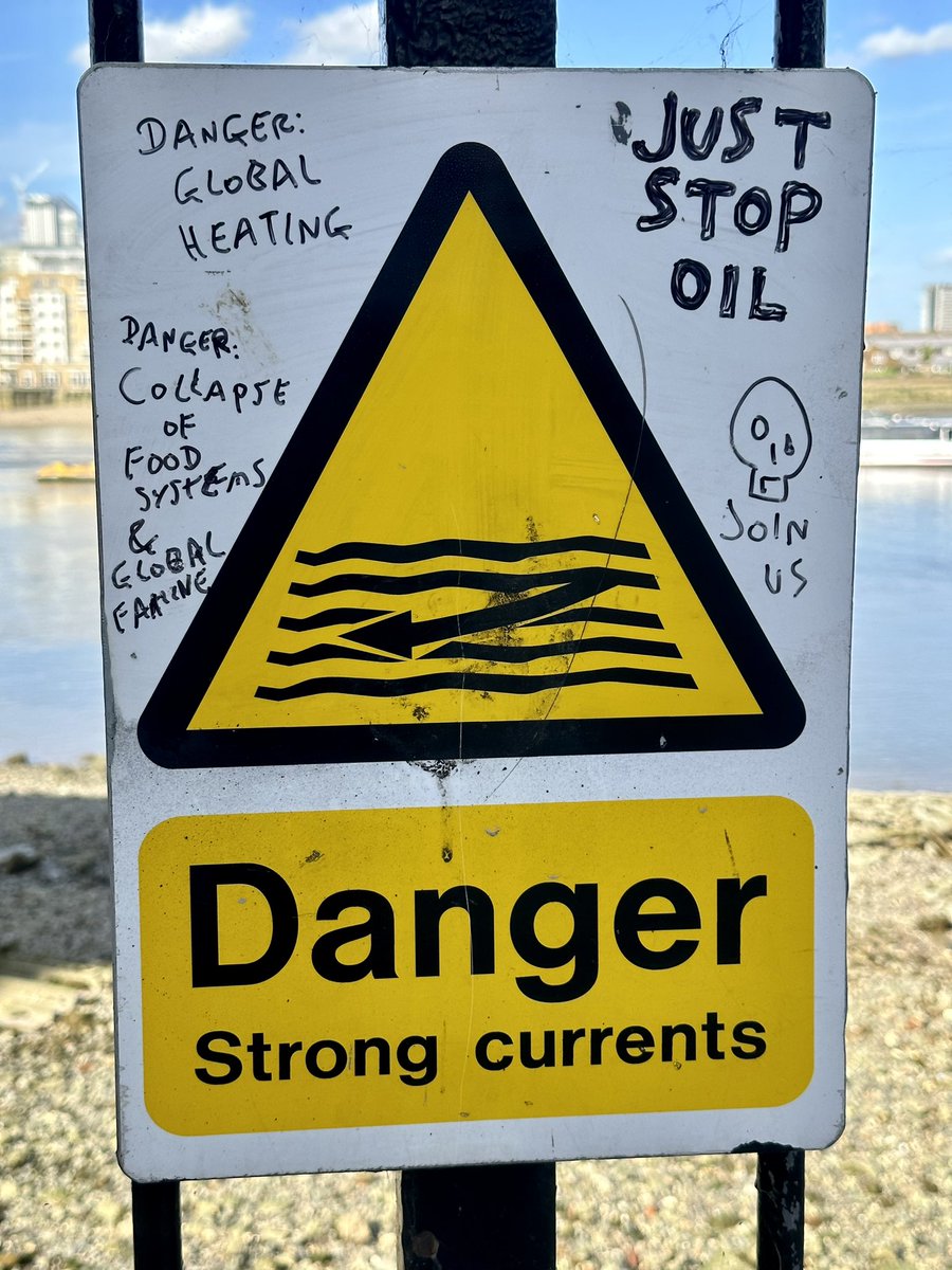 Just stop oil #graffiti #ThamesPath #Greenwich