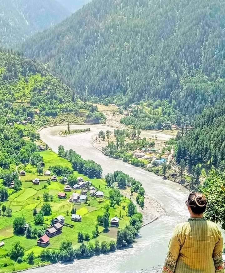 Upper Neelam valley Kashmir*!!! 💕

.
#IncredibleKashmir