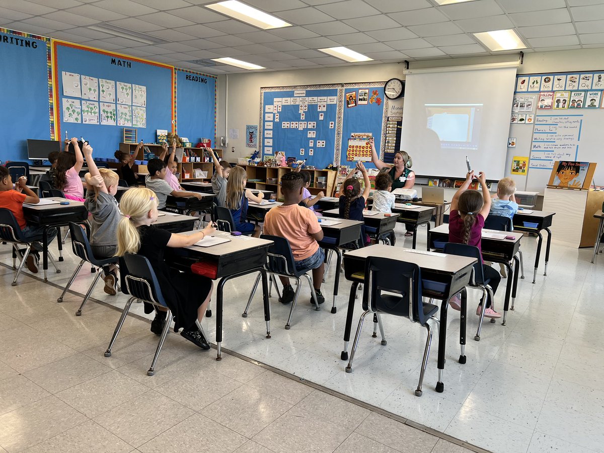 RES Gators Riverview Elementary tweet media