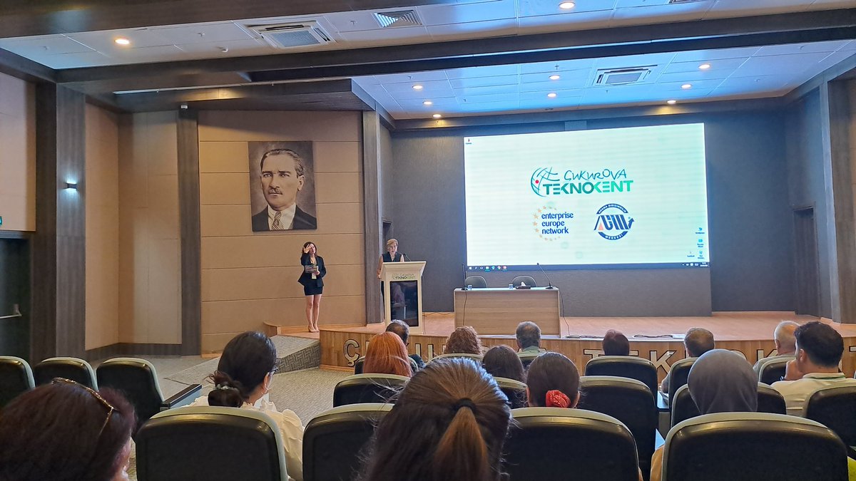 wilmske's tweet photo. The #copytree workshop has officially started 🌳🌲🌴
A warm welcome to #turkey, and a whole morning of interesting lectures on #plant tissue culture. With the basis covered the practical sessions can start. https://t.co/n89C2b5QFz