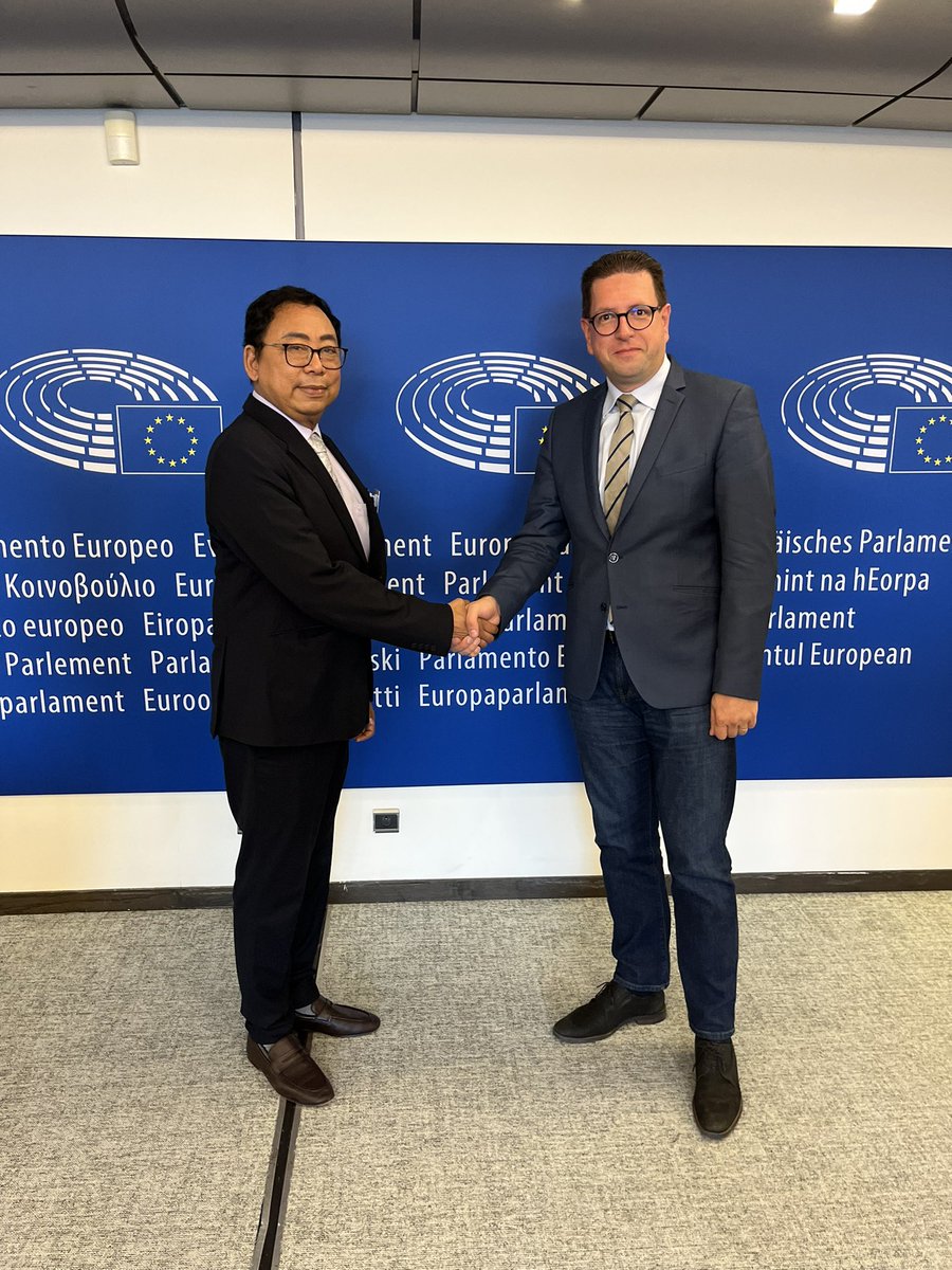 vinczelorant's tweet photo. 🤝 I met today Mr. Aung Myo Min, #Myanmar’s Human Rights Minister for a discussion about the persecution of the #Rohingya &amp; other religious minorities by the military junta.

We must continue to support @NUGMyanmar, fostering a path towards democracy &amp; tolerant society. https://t.co/rjgnLPoaht