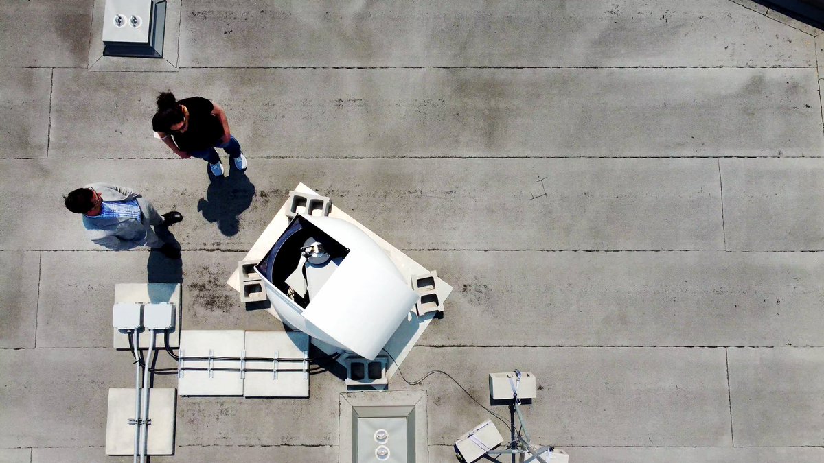 UTSC_Atmosphere's tweet photo. “…do you hear something above us?”

   [drone whirling sounds]

— @TCCON_Lamont while discussing measurements with @DanWeaver_ca 

#AtmosphericScience #climate #UofT https://t.co/85UBlKlDvf