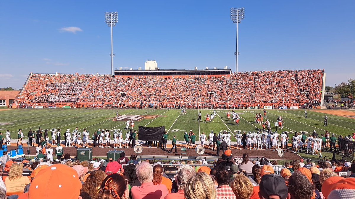 WLRS1979's tweet photo. ๐We had an #AwesomeSauce kind of a day out at the @BG_Football game on Sat! Thanks to @BGSUfsp & @BGSU_Athletics for hosting some true #FalconFans!
โ A #CoreValue in our mission is to provide "Life Enhancement Opportunities" for those we serve!
๐ปhttps://t.co/vZZo2KIoMr ๐๐ https://t.co/ByHJXaRJEI