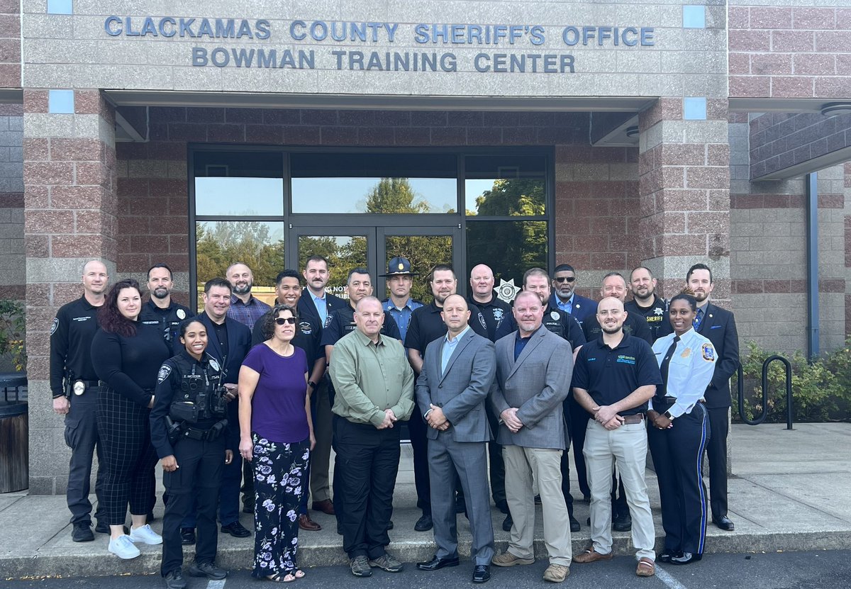 Congratulations to the students of the <a href="/FBILEEDA/">FBI-LEEDA</a> Media and Public Relations in Clackamas,  Oregon .

Yet another amazing group of people.

For more information about the course click the link below.

fbileeda.org/page/MediaPubR…