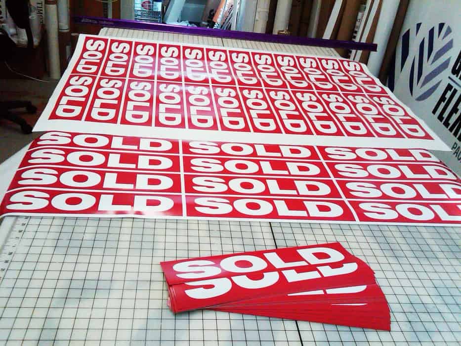 EasySignOhio's tweet photo. Create custom vinyl prints for your business or organization with Easy Sign. We offer a variety of materials and finishes to choose from, so you can create the perfect print for your needs.#businesssigns #customprints #vinyl #signs #smallbusiness #supportsmallbusiness #shoplocal https://t.co/Tkb9pPIk8l