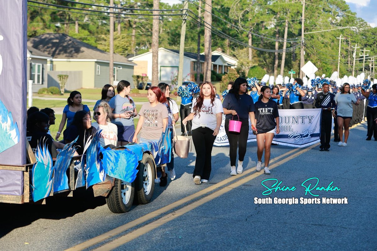 FBLACH720's tweet photo. FBLA and FCCLA put the Blue Devils in Action as they partnered for the HoCo Parade. #btty #4theT #GAFBLA #FBLACoy #GAFBLACOY https://t.co/bgCedvtbce