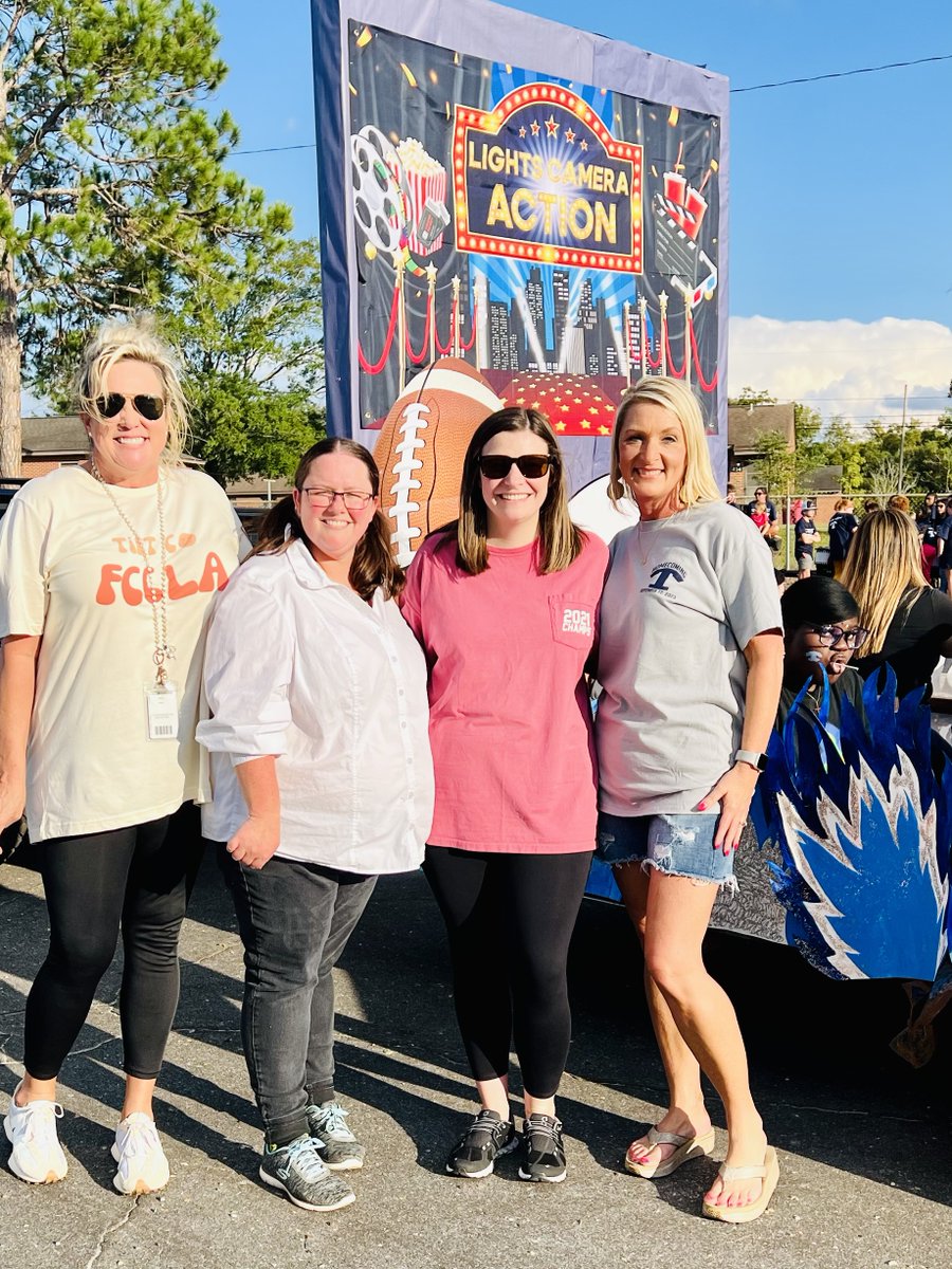 FBLACH720's tweet photo. FBLA and FCCLA put the Blue Devils in Action as they partnered for the HoCo Parade. #btty #4theT #GAFBLA #FBLACoy #GAFBLACOY https://t.co/bgCedvtbce