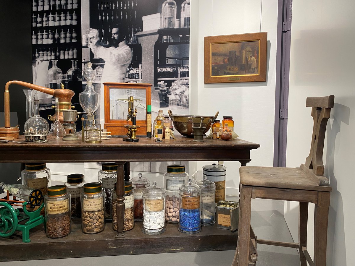 🎯#JournéeMonidaleDesPharmaciens | Découvrez notre expo temporaire à l’<a href="/Hopital_Bicetre/">Hôpital Bicêtre AP-HP</a> "La pharmacie à l’#APHP d’hier à aujourd’hui" 150 œuvres et objets y sont présentés ! Jusqu'au 2 novembre | Du lundi au jeudi - 9h-17h / Entrée libre gratuite | Infos aphp.fr/musee/actualit……