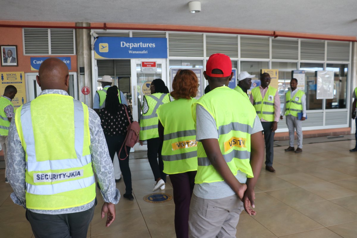 KenyaVision2030's tweet photo. Additionally, he highlights the Isiolo Airport as one of the projects major beneficiaries. #kenyavision2030 #lapssetproject #isioloairport https://t.co/3V0N6myy4L