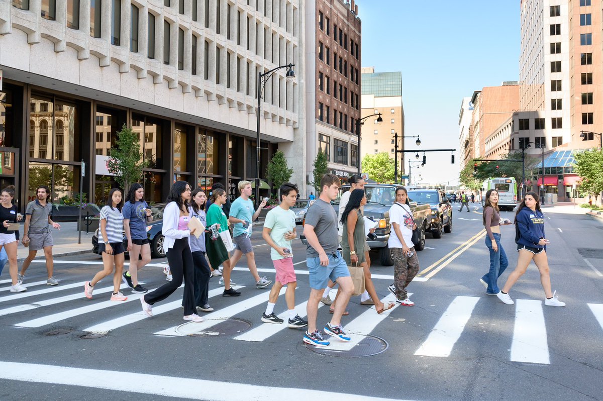 TrincollCHER's tweet photo. We had an incredible time showing first-year students all there is to love about Hartford with our Orientation Plus program, “Hartford is Home.” The students explored multiple neighborhoods, visited the Wadsworth Atheneum, and took a tour of the Legislative and Capitol Building. https://t.co/BwJAU0bwEA