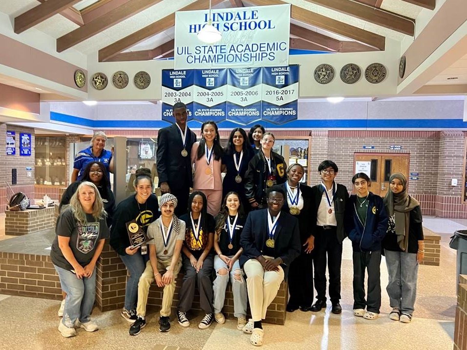 GISDArts's tweet photo. @GHS_Owls Speech & Debate Team were Weekend Warriors at the Lindale Tournament. Loads of first place medals, state & national qualifiers, and a 3 place overall sweepstakes! #CreatetheMagic #GiSDeffect #Bethelight https://t.co/FwFywOOShv
