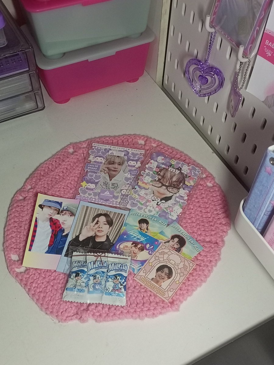 yjwlauv_'s tweet photo. 💌 #mailsforfaye
my mails today from!
🌷@pshhaulz | #sincerely_jae
🌷@0624kive |
🌷@TakeMeToSeoul23 | #TMTSFeedback
thank you so much for this pretty mails today!💜🩷 https://t.co/BIH9wa41sq