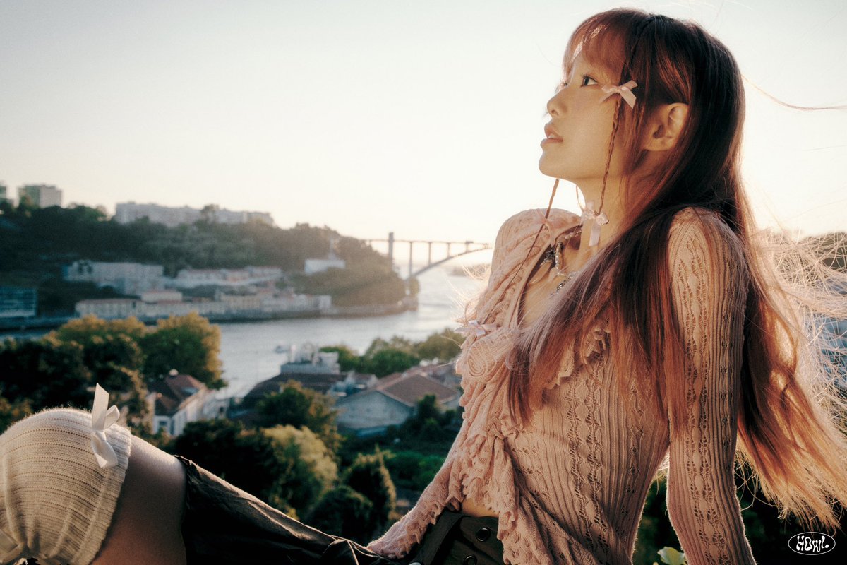 [💿]
CHUU 1ST MINI ALBUM [Howl]

PHOTO 1

🎧 2023.10.18 6PM (KST)

#CHUU #츄 #Howl #하울