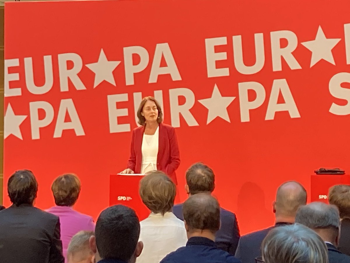 PES_Berlin's tweet photo. Wir gratulieren @katarinabarley zur Nominierung als #Spitzenkandidatin der Europaliste @spdde https://t.co/GdTJbrS6j9
