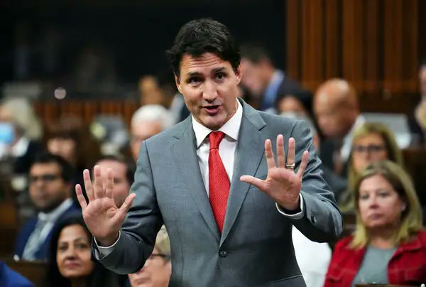 govt_corrupt's tweet image. #BREAKING: Justin Trudeau says he wants to make it clear there are actually 2 types of Nazi's in Canada.
The good kind fights Russians, get billions of tax dollars and standing ovations in the HOC. The bad kind are the White Supremists from the Freedom Convoy.
#freedumbers