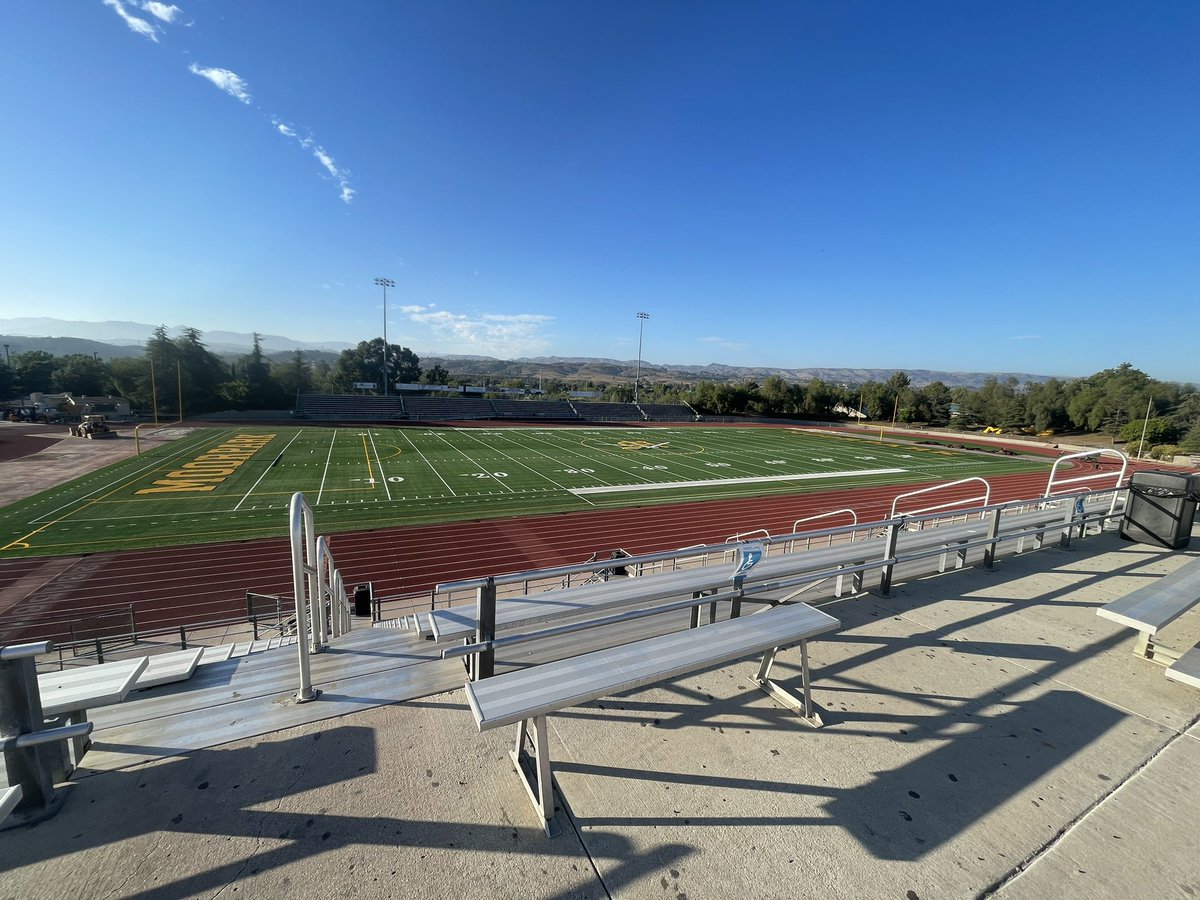 CoachDearborn's tweet photo. No place I’d rather be! Preparing to go 1-0 on the week. Moorpark (5-0) vs. Newbury Park (4-1) in a Canyon League Showdown! #BeatNP #MoorparkFootball #Darkside https://t.co/N9hz3GUrYp