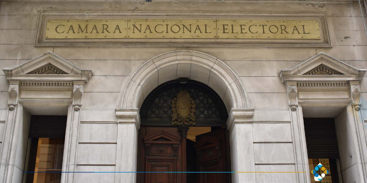 DebatesAr's tweet photo. #Debate2023 | Organización

La @camaraelectoral es la autoridad de aplicación de la ley 27.337 de 2016, quedando facultada para reglamentar todos los aspectos complementarios inherentes a la realización de los debates, en un ámbito de neutralidad e igualdad. https://t.co/gWnEjndDaN