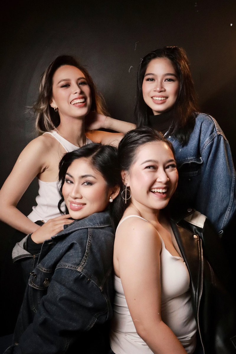 kiaracdario's tweet photo. FOUR SNOW, let’s go! 🍎
Now that we’ve all opened, I’d just like to flex my SNOW SQUAD ✨ I’m so honored to have these ladies by my side — @jillianitaas @akosipappel #anyah 🥰 Todong support and love 💕
Photos by @neorivera18
SNOW WHITE AND THE PRINCE
#RTYA #SWATP #Rep2023 https://t.co/c701DaREv7