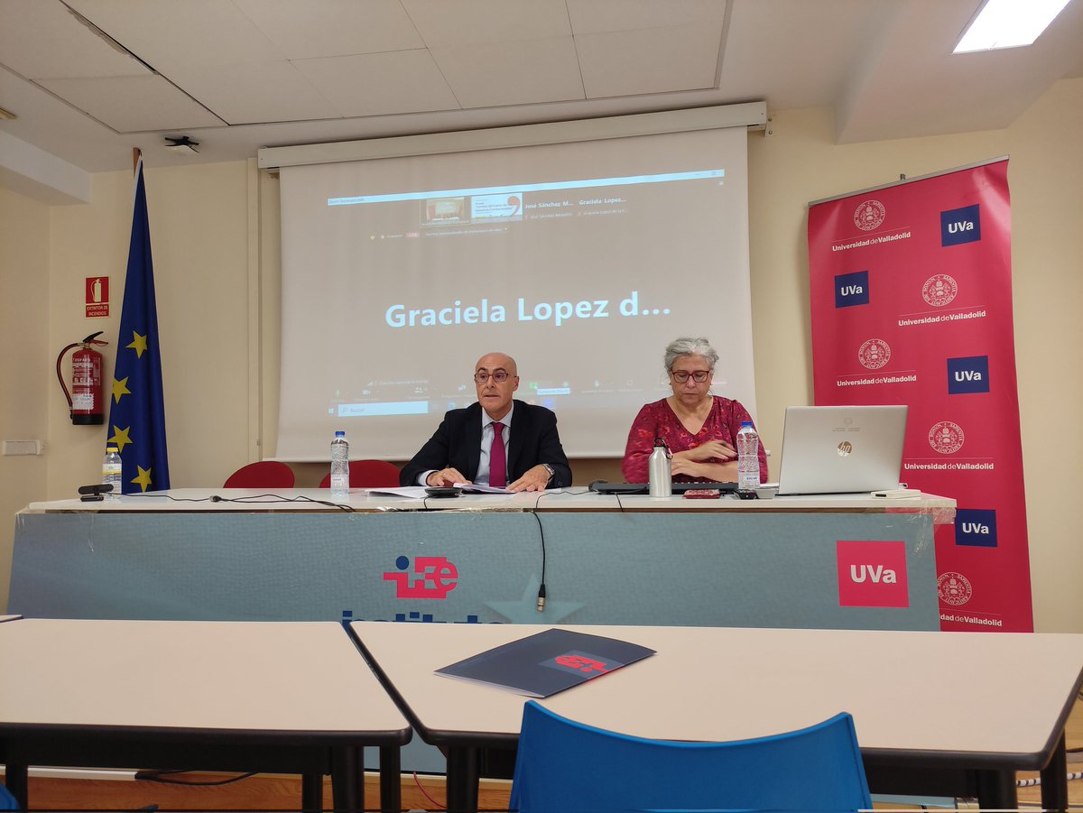 Tercera y última de las mesas de nuestra jornada, sobre derechos de los funcionarios y contratados públicos. Preside y modera José María Porras, catedrático de Derecho Constitucional de la Universidad de Granada