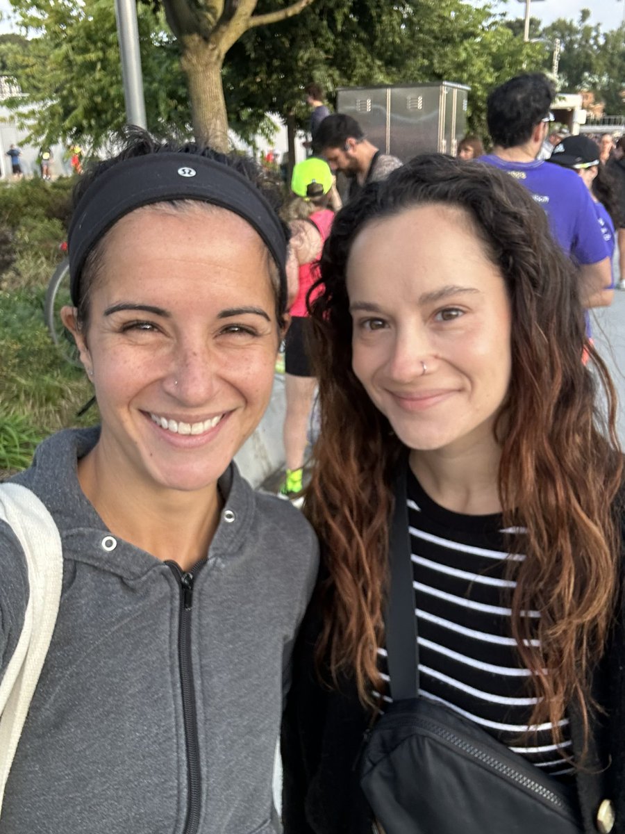IzInOttawa's tweet photo. A 🧵

This half marathon was about progress, perseverance and pride. 

Last year, this race was the first half marathon I ever ran. My goal was to finish it, without stopping or injuring myself, which I did. https://t.co/k7GHkXTQYq