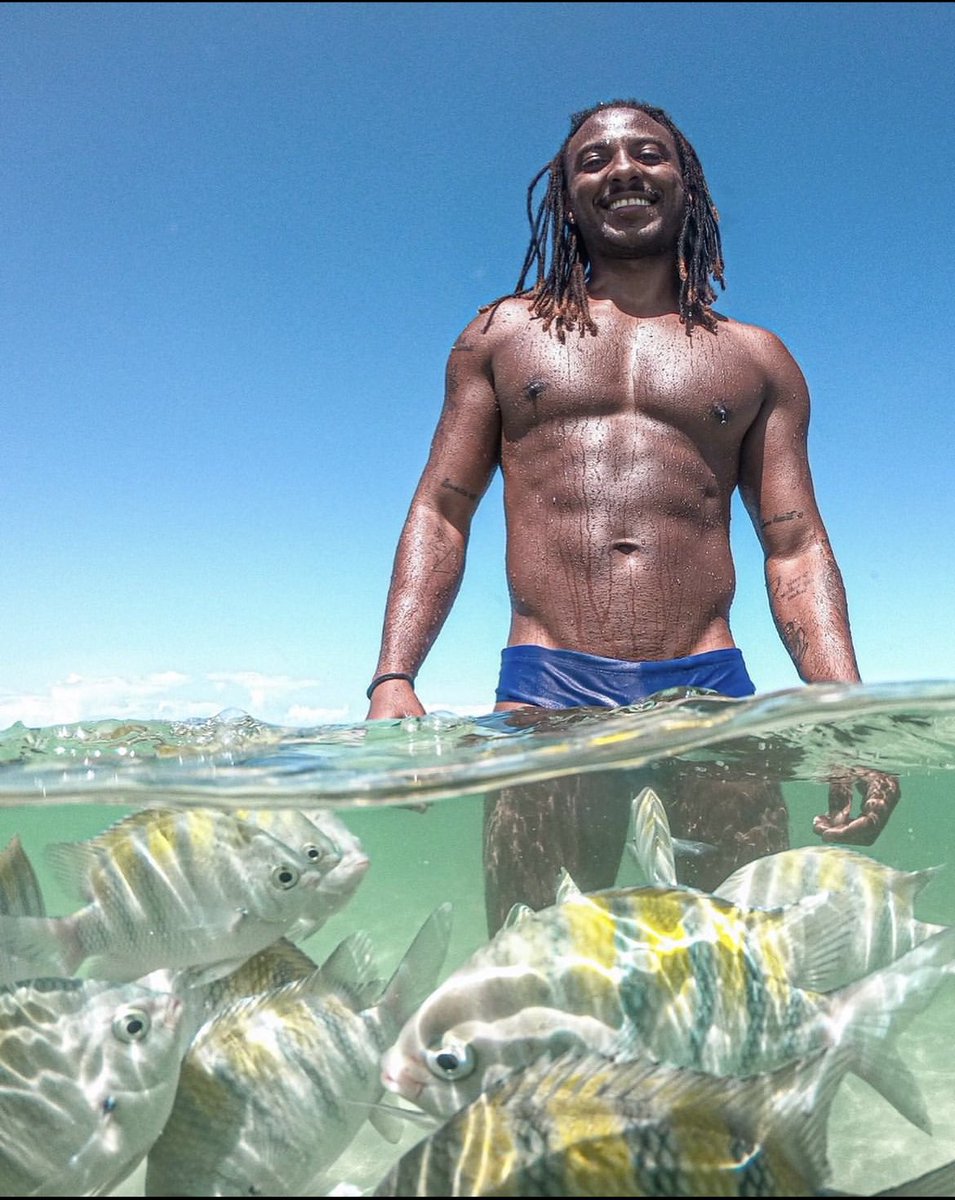 albertopereiraj's tweet photo. quem dera ser um peixe… e ter um marzão pra me refrescar nesse calorão que tá fazendo! Socorro! 🥵🫠@PedroBianucci 🤎🫶🏿
#japaratinga #mar #viagem https://t.co/hjidX7hUcq