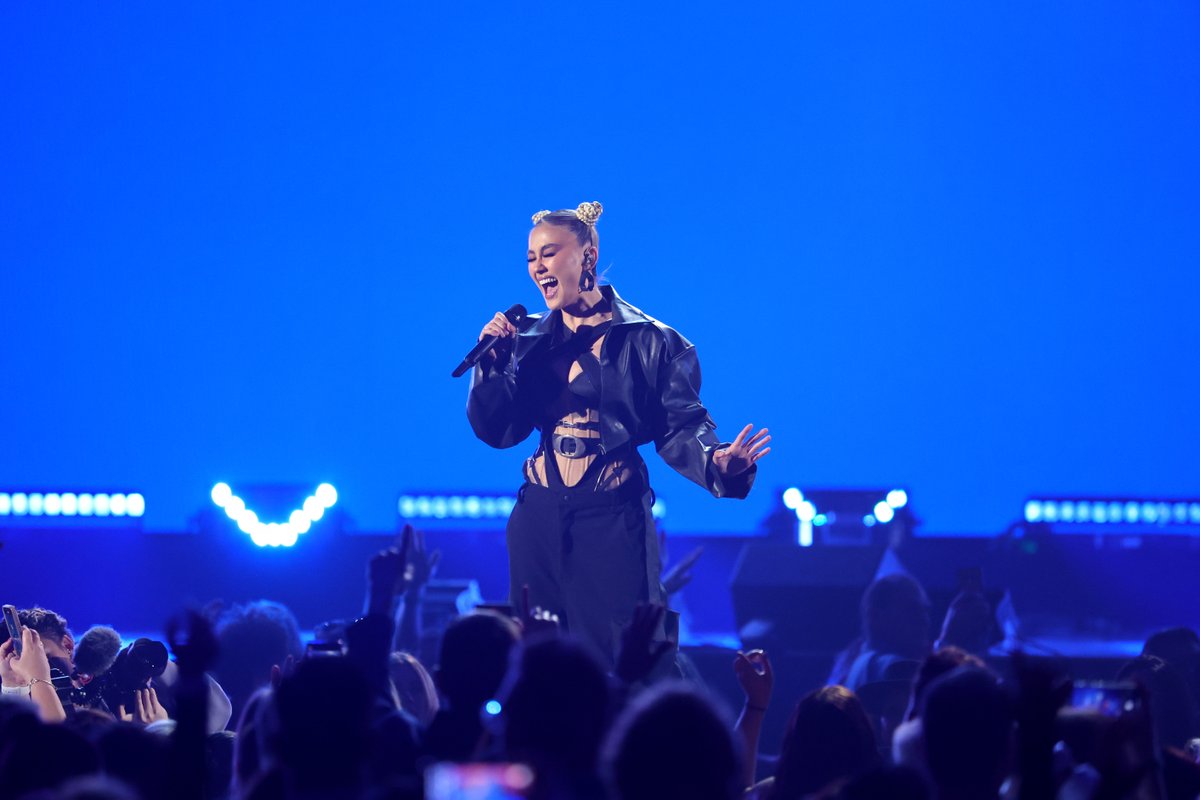 1035KISSFM's tweet photo. Who else STILL isn't over Agnez Mo's #iHeartFestival2023 performance?? 🤩🙋🏽‍♀️ #AgnezMo #AGNATION Listen to @agnezmo radio here: https://t.co/g3XnbpzeSd https://t.co/DZBCt0Wb0j