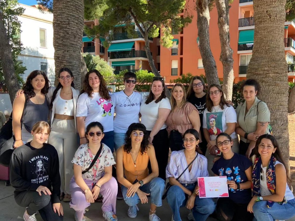 dones_joves's tweet photo. 🗣️ Aquest cap de setmana hem estat en Benicàssim gaudint de la primera escola de debat organitzada per @MujeresJovenesF

Ha sigut un plaer rebre-us a casa 👏🏻💜

♀️✊🏼 #feminismo https://t.co/1oFK7il8Rj
