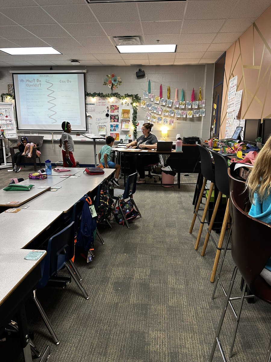Just love to see so much engagement and JOY on a Monday morning!! ❤️🙂 <a href="/HumbleISD_SWE/">Summerwood Elementary</a> <a href="/HumbleISD/">Humble ISD</a>