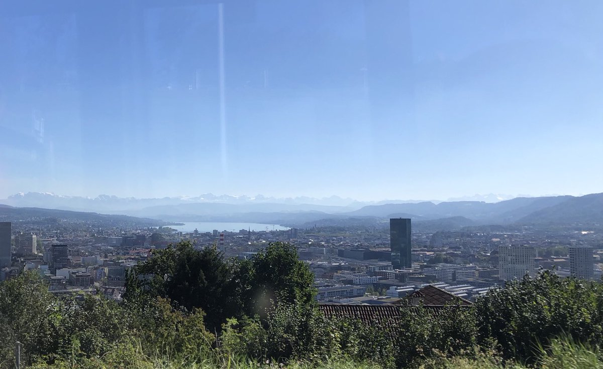 I had the opportunity to give a talk on #cycling practices and politics ⁦<a href="/spur_eth/">ETH SPUR</a>⁩. Thanks to ⁦<a href="/kaufmada/">David Kaufmann</a>⁩ ⁦<a href="/SDVolk/">Sven Daniel Wolfe</a>⁩ ⁦@WickiMichael⁩ and colleagues. Here is a nice view of sunny Zürich from the Eth link bus!