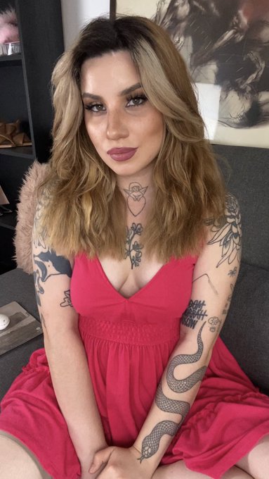 Making new vids today! 1 posted now https://t.co/03E3EE4iwP