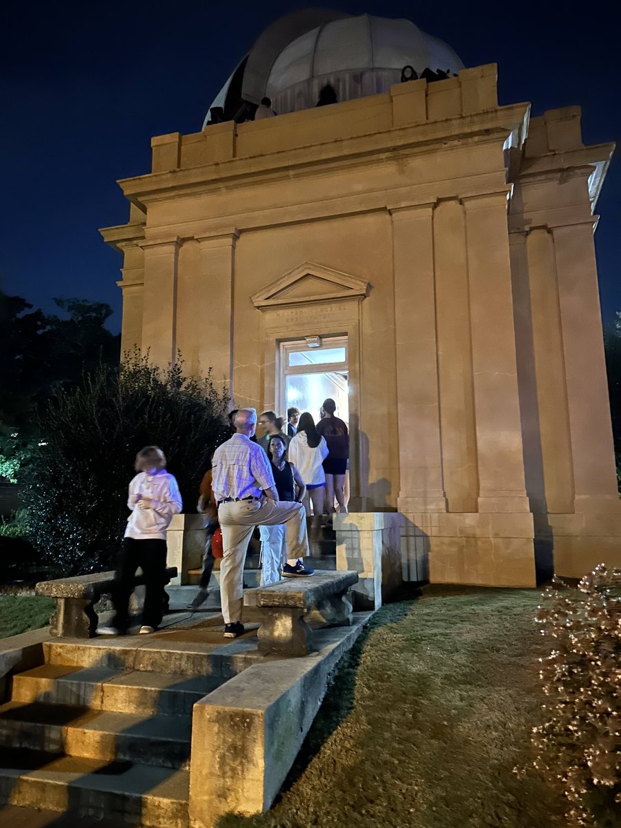 UofSCPhysics's tweet photo. USC Physics &amp; Astronomy's Stargazing at Melton Observatory is always a popular event during the @uofsc Family Weekend! https://t.co/fwEOQJGYLc