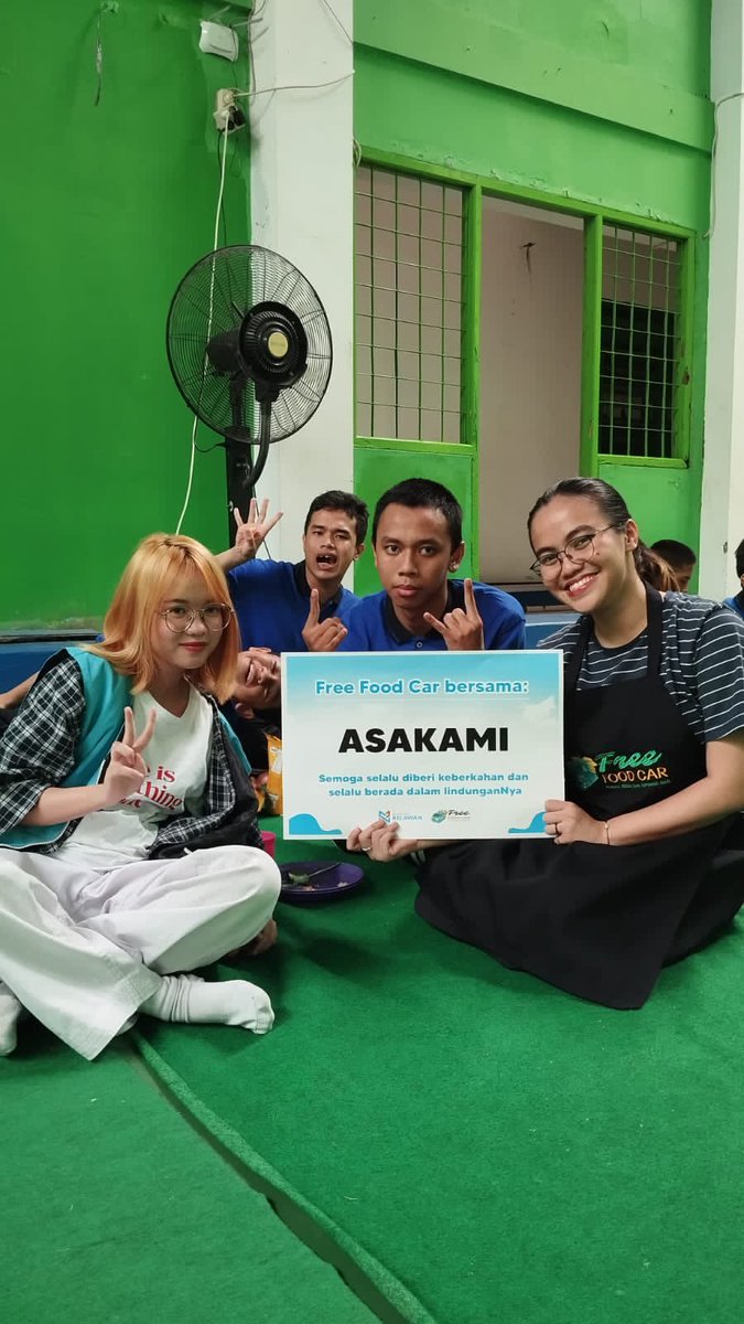 asa__kami's tweet photo. It really warmed our heart when we saw our new friends feel the same happiness as us ❤️
We hope that moments like this will always continue even in the smallest form of kindness, as we taking inspiration from our idols who always remind us to always be kind. https://t.co/OEn0KHBIG5