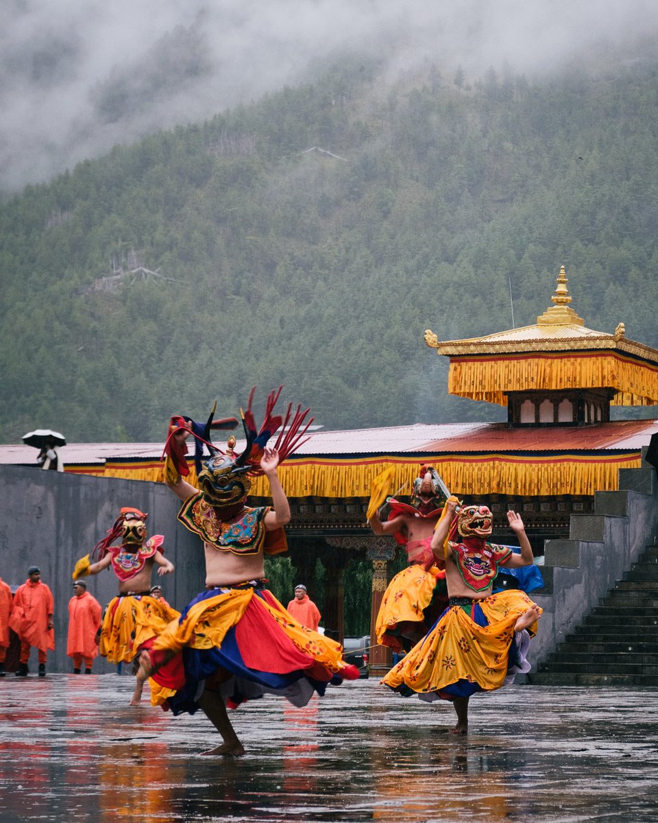tourismbhutan's tweet photo. Dive into the kaleidoscope of colors and culture at the on-going Thimphu Tshechu.
#ThimphuTshechu #ThimphuTshechu2023 #BhutaneseFestival #Thimphu #Tshechu #Bhutanbelieve #Bhutan #BhutanTourism #VisitBhutan #TourismBhutan #BhutanDiaries #BhutanTravel #Believe https://t.co/UlAWHkhkNK