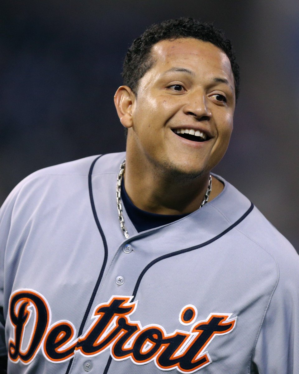 mlbespanol's tweet photo. Iniciamos la semana con buenas vibras y sonrientes. Así, como Miggy. 😁 

#GraciasMiggy https://t.co/cibzeytWQ2
