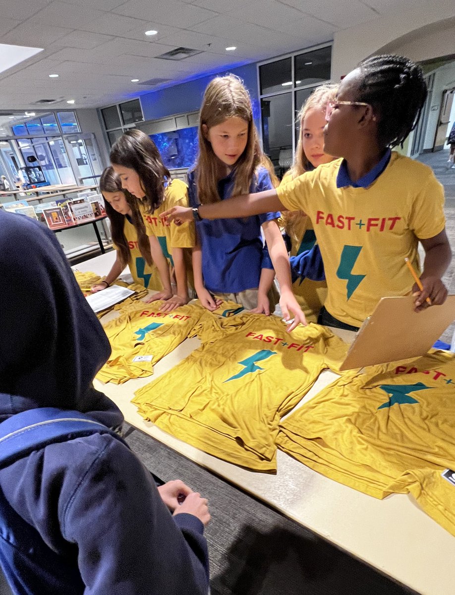 Our Fast and Fit 6th Graders handing out the new <a href="/fastandfitatl/">Fast and Fit</a> shirts this AM! ⚡️⚡️ #TrinityLearns